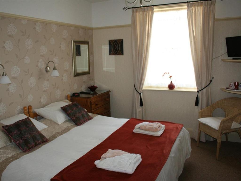 ครอมเวลล์ เฮาส์ Hotel อีสต์บอร์น ภายนอก รูปภาพ