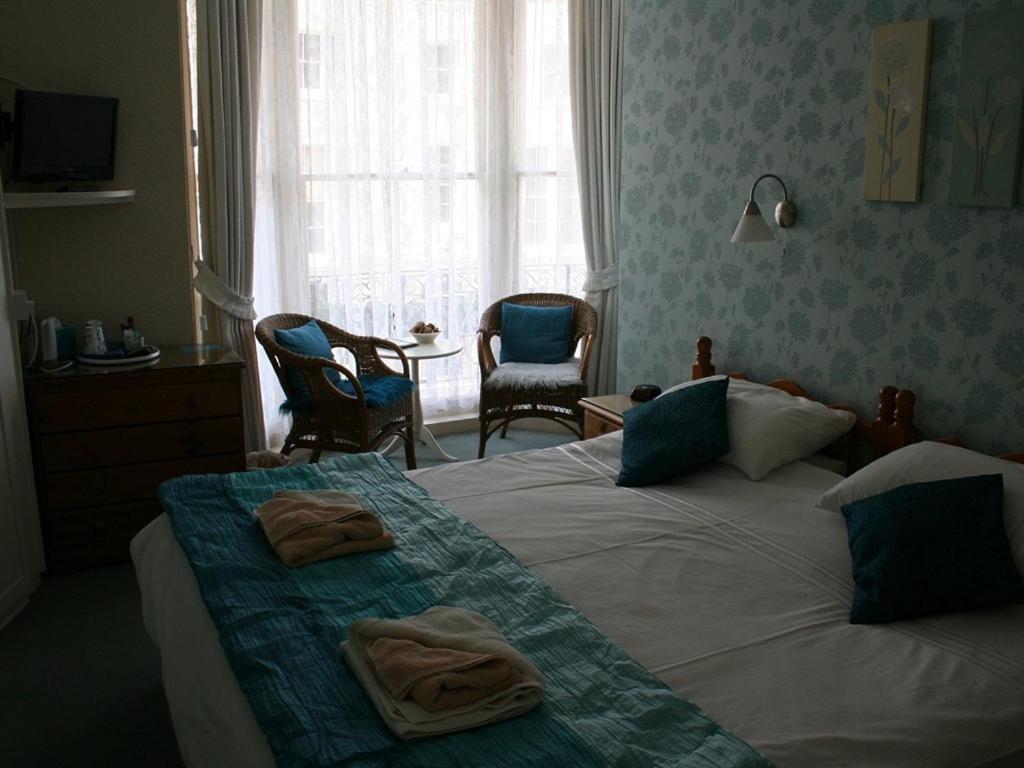 ครอมเวลล์ เฮาส์ Hotel อีสต์บอร์น ภายนอก รูปภาพ